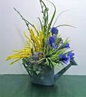 /images/Home_Decor_3lg.jpg watering can with silk arrangement