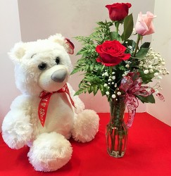 Large white bear with roses lrg-beararrg01 from Krupp Florist, your local Belleville flower shop