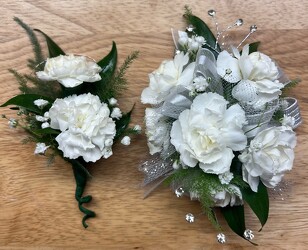 Carnation corsage/bout set set-carn2022 from Krupp Florist, your local Belleville flower shop